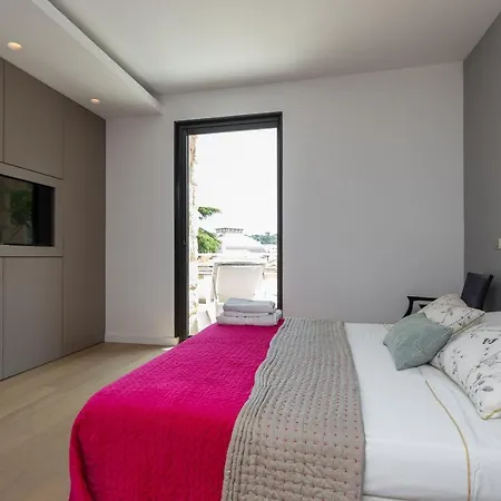 Spacious Standing Acparking Apartment *