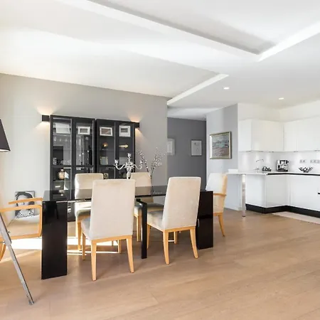 Spacious Standing Acparking Apartment Nizza