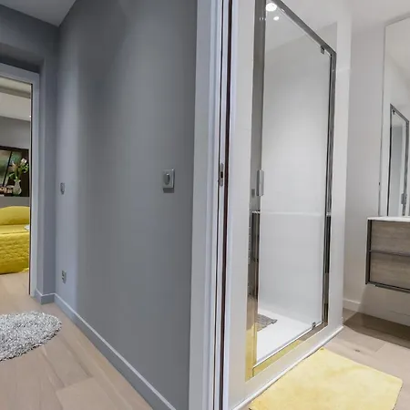 Spacious Standing Acparking Apartment Nizza