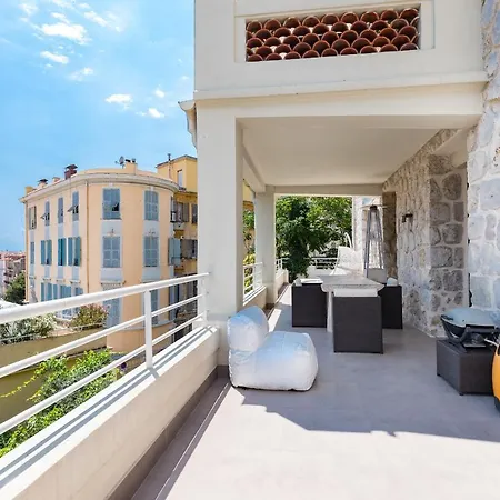 Spacious Standing Acparking Apartment